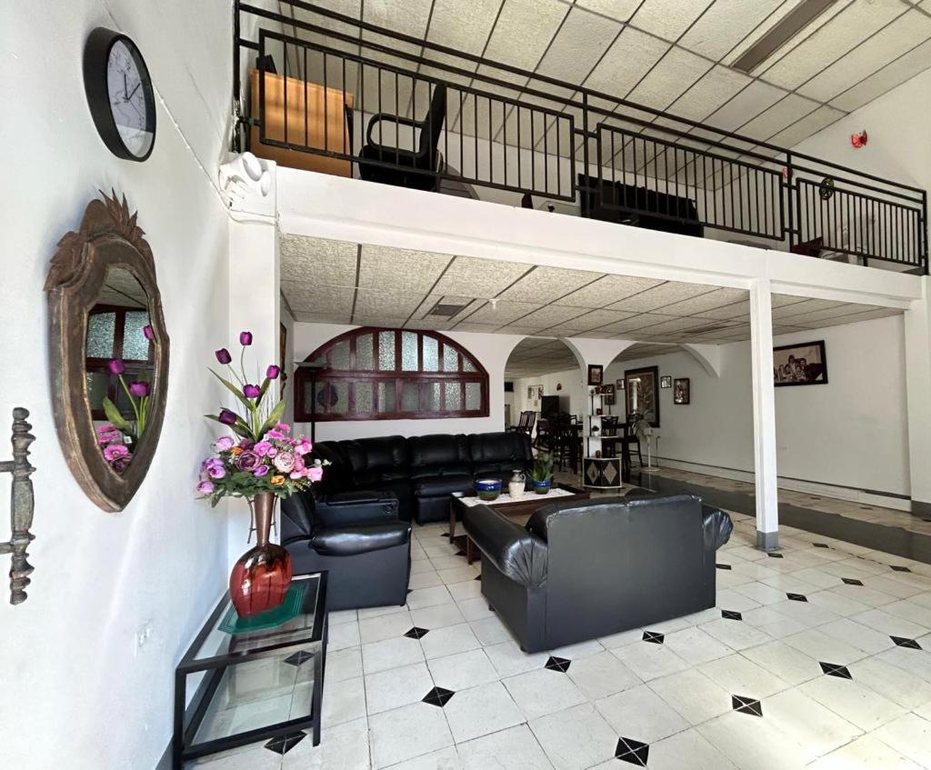 El Callejon Guest House León Extérieur photo