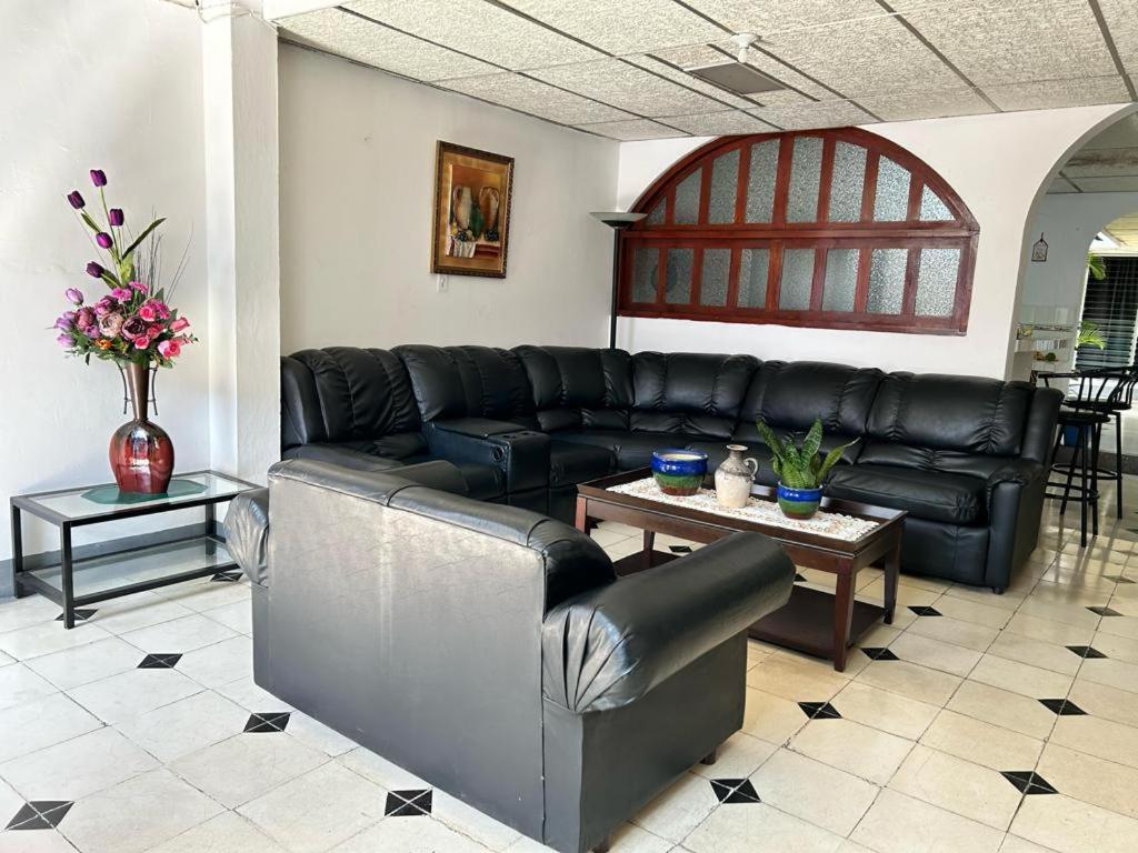 El Callejon Guest House León Extérieur photo