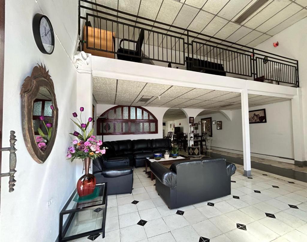 El Callejon Guest House León Extérieur photo