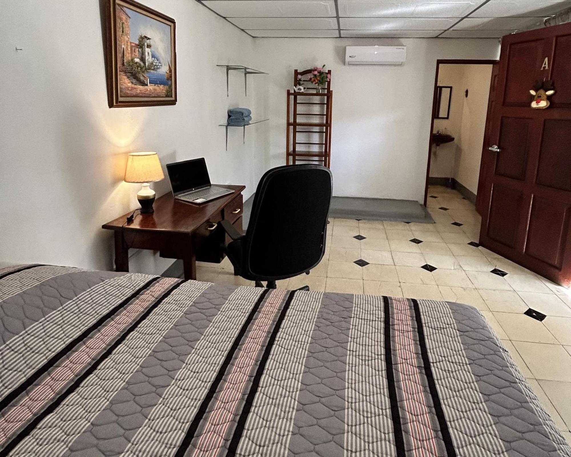El Callejon Guest House León Extérieur photo